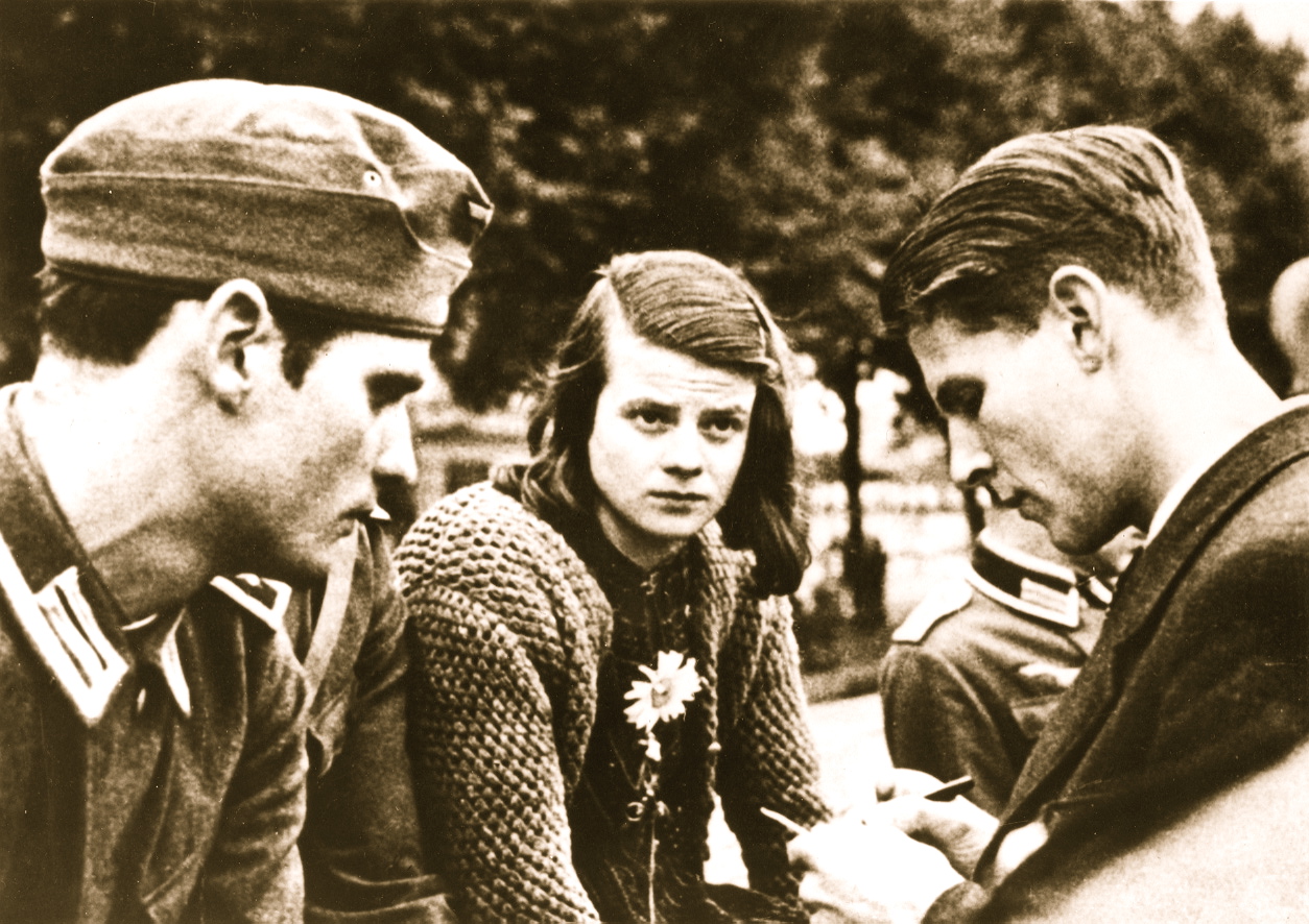 SOPHIE SCHOLL AND THE WHITE ROSE STUDENT ANTi-NAZI RESISTANCE